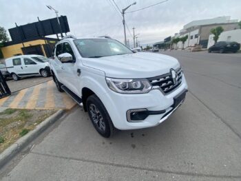 RENAULT ALASKAN ICONIC